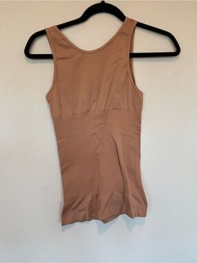 Real Seamless Tank Top shape wear  in Warm Cocoa